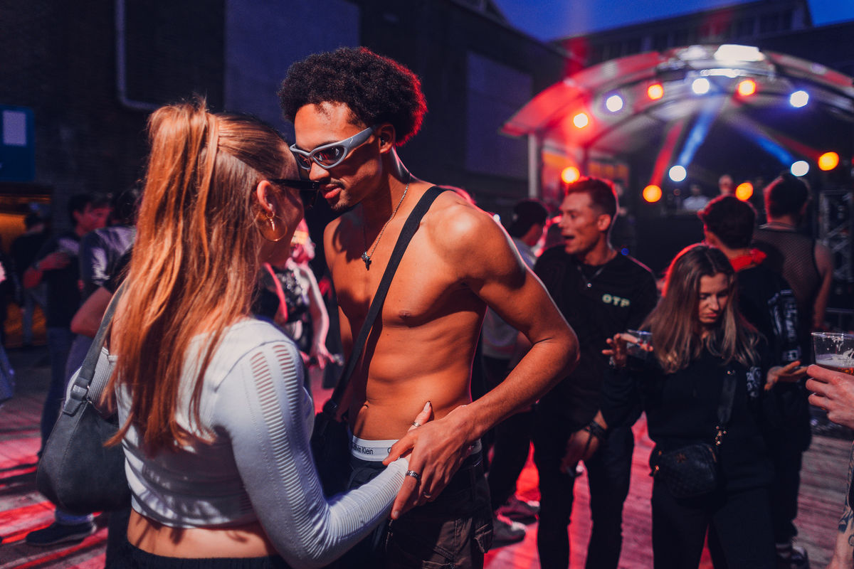 Loading... just a sec